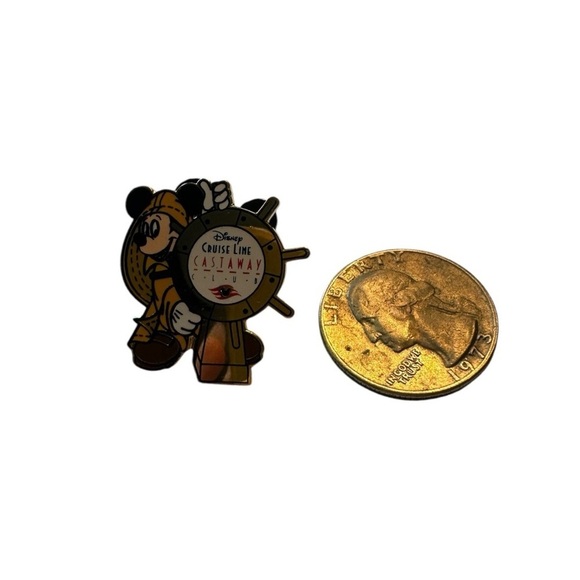 Disney Pin Mickey Mouse Cruise - Picture 3 of 3